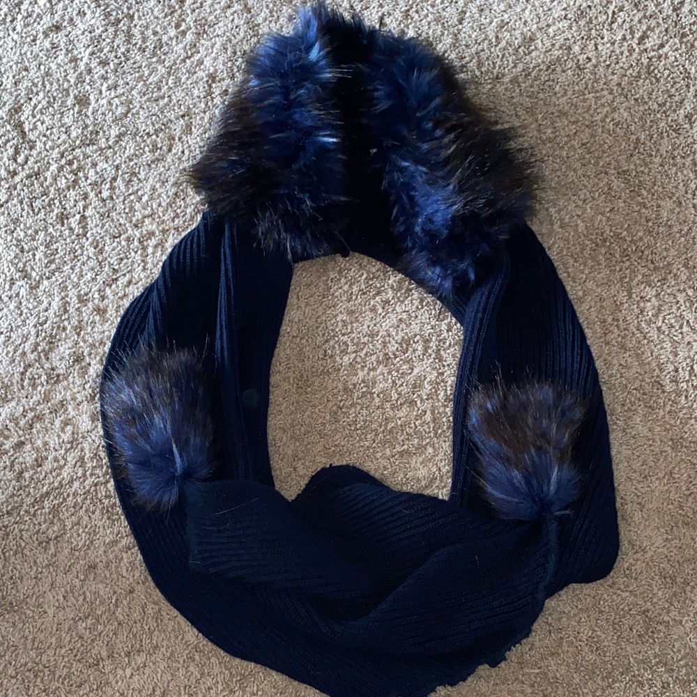 Elegant Navy Blue Faux Fur Scarf